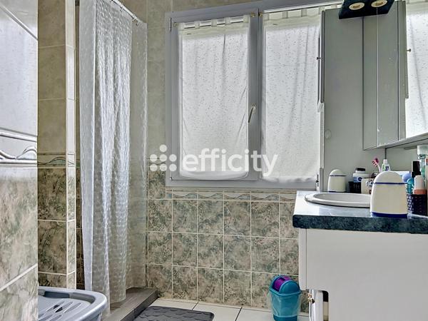 Maison
         6 pièces
        - 126 m² 259 900 € *