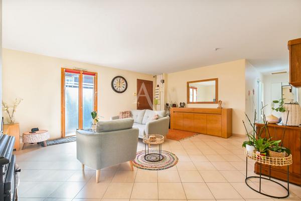 Maison d'exception à vendre à Guignes - Calme et Confort Moderne