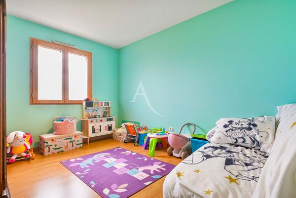 Maison d'exception à vendre à Guignes - Calme et Confort Moderne