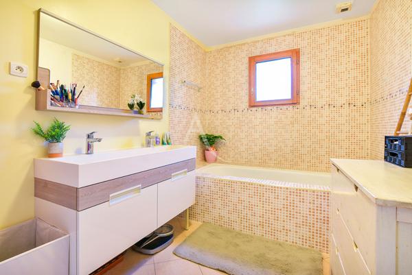 Maison d'exception à vendre à Guignes - Calme et Confort Moderne