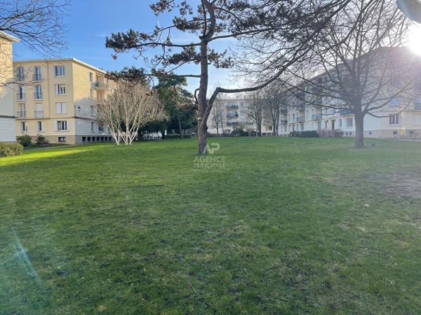 Appartement Saint Germain En Laye 4 pièce(s) 84.85 m2 €660 000 ** - Référence 17667