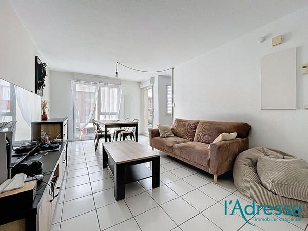 Appartement Laval 3 pièce(s) avec parking et terrasse