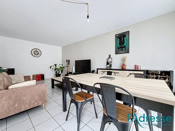 Appartement Laval 3 pièce(s) avec parking et terrasse