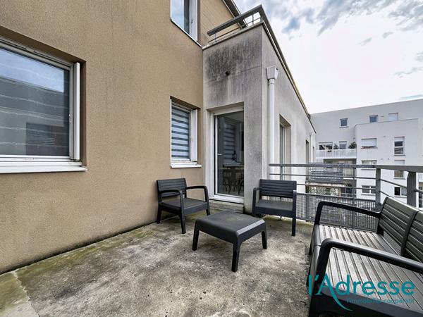 Appartement Laval 3 pièce(s) avec parking et terrasse