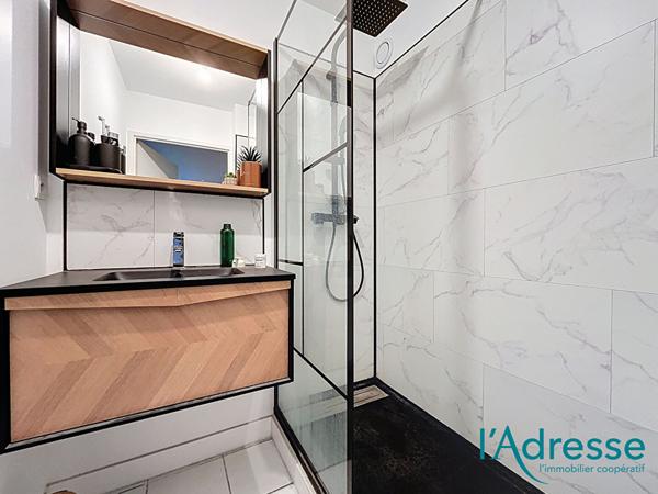 Appartement Laval 3 pièce(s) avec parking et terrasse