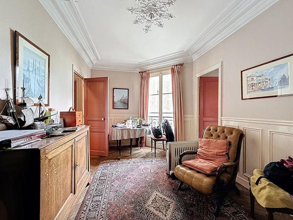 Vente occupée - Bail loi 48 - 3 pièces avec cachet à rénover - PARIS