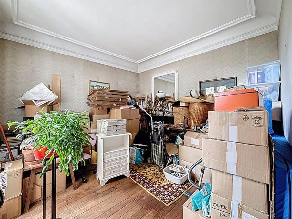 Vente occupée - Bail loi 48 - 3 pièces avec cachet à rénover - PARIS