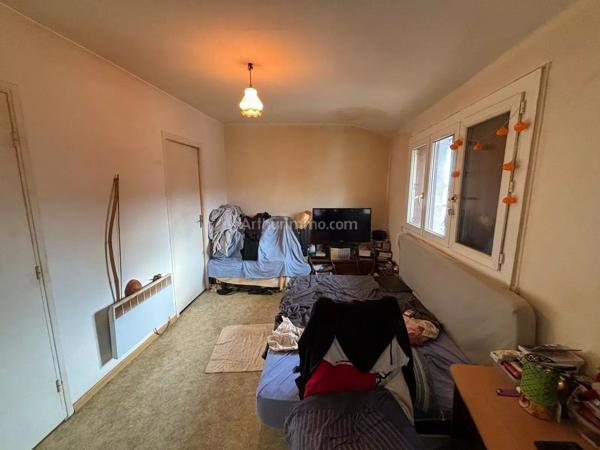 Vente                                                      Immeuble
                        
                     8 pièces                      219 m2                     à Béziers