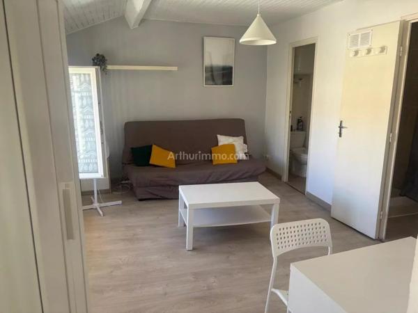 Vente                                                      Immeuble
                        
                     8 pièces                      219 m2                     à Béziers