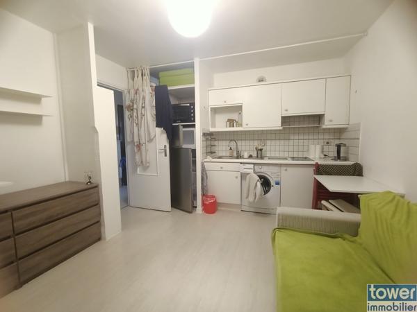 Investissement idéal: Studio 22.59 m2 LC- Métro 8 ( 4 min)- Calme sur cour et lumineux-Immeuble ravalé- Faible
