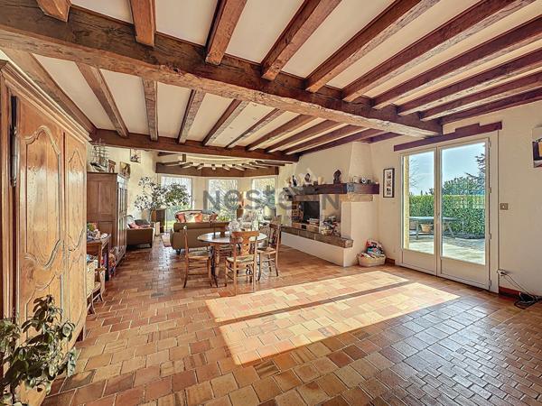 A vendre, magnifique demeure de 265 m² à Montreuil sur Maine, avec vue Mayenne, 6 chambres et un terrain de plus de 7600 m²