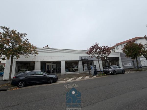 Local commercial avec atelier de réparation automobile et garage