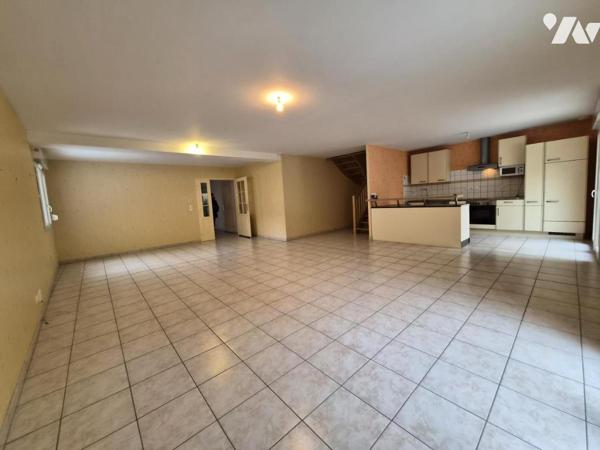 MAISON D'ARCHITECTE T8 AVEC GARAGE, JARDIN et HANGAR