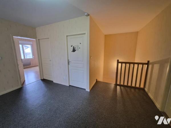 MAISON D'ARCHITECTE T8 AVEC GARAGE, JARDIN et HANGAR