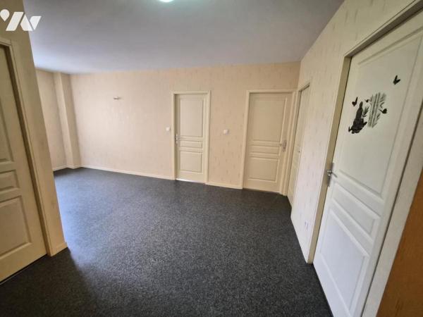 MAISON D'ARCHITECTE T8 AVEC GARAGE, JARDIN et HANGAR