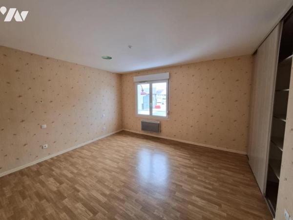 MAISON D'ARCHITECTE T8 AVEC GARAGE, JARDIN et HANGAR