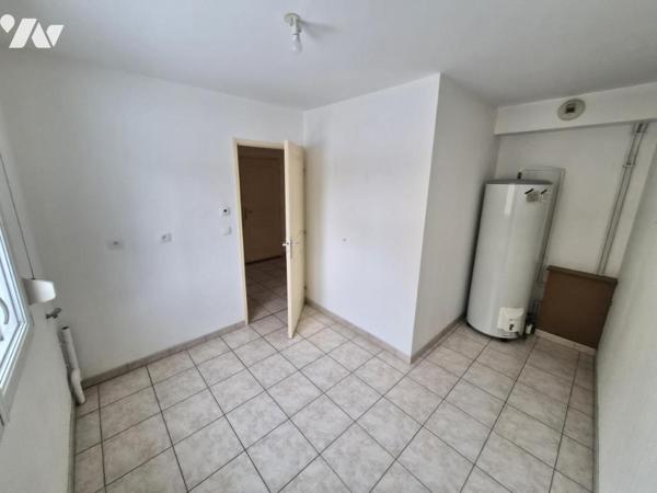 MAISON D'ARCHITECTE T8 AVEC GARAGE, JARDIN et HANGAR