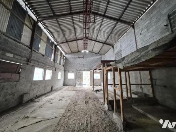 MAISON D'ARCHITECTE T8 AVEC GARAGE, JARDIN et HANGAR