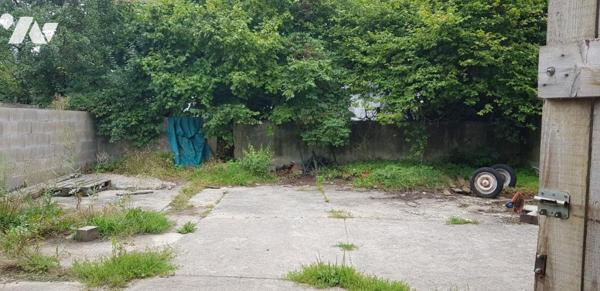 MAISON D'ARCHITECTE T8 AVEC GARAGE, JARDIN et HANGAR