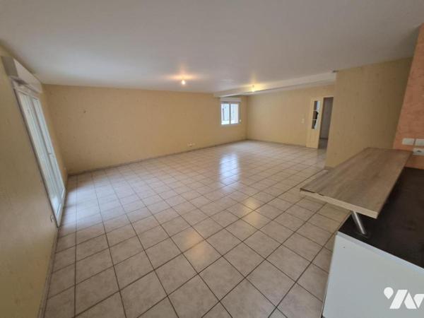 MAISON D'ARCHITECTE T8 AVEC GARAGE, JARDIN et HANGAR