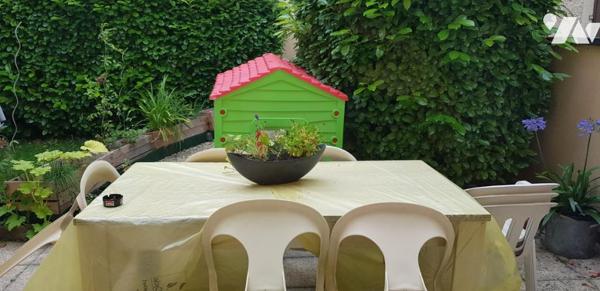 MAISON D'ARCHITECTE T8 AVEC GARAGE, JARDIN et HANGAR