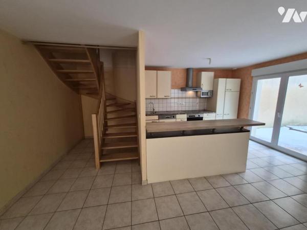 MAISON D'ARCHITECTE T8 AVEC GARAGE, JARDIN et HANGAR