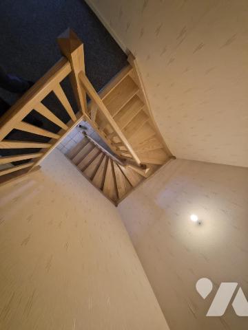 MAISON D'ARCHITECTE T8 AVEC GARAGE, JARDIN et HANGAR