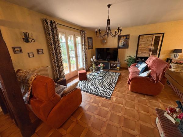 MAISON 92M2 SUR TERRAIND E 800M2