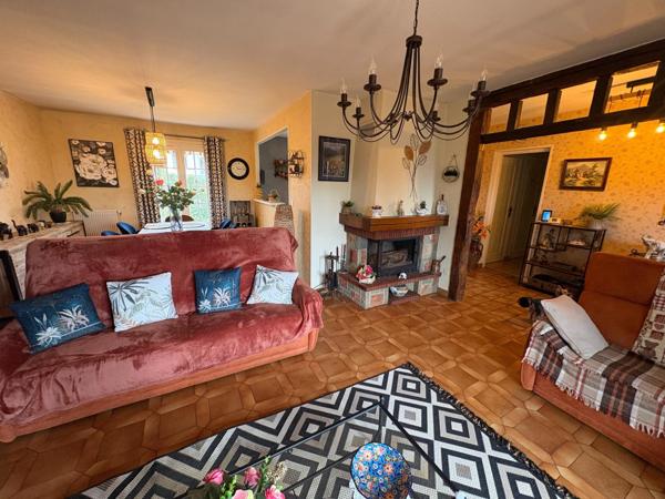 MAISON 92M2 SUR TERRAIND E 800M2