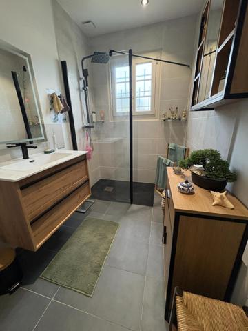 MAISON 92M2 SUR TERRAIND E 800M2