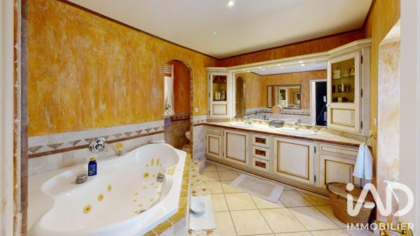 Maison à vendre 10 pièces 300 m² Sorgues