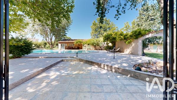 Maison à vendre 10 pièces 300 m² Sorgues