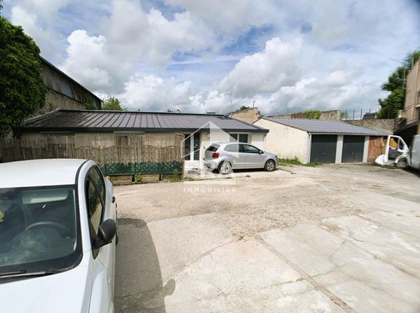 GARAGE A LOUER - BLOIS - BOX / GARAGE INDÉPENDANT FERME D'ENV. 14 m²