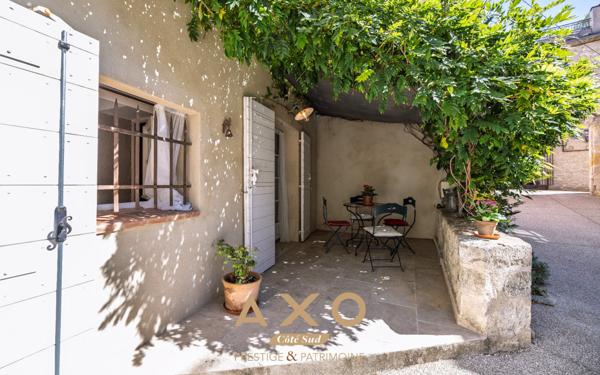 MALLEMORT - MAISON DE VILLE - 190 M2 - ATELIER - ATELIER D ARTISTE - GRENIER - ABRI VOITURE - TERRASSE - 510 000€