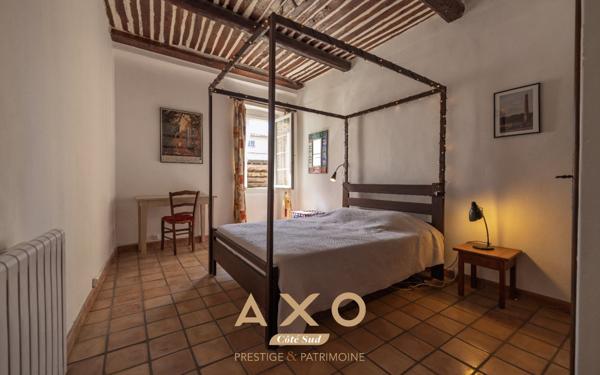 MALLEMORT - MAISON DE VILLE - 190 M2 - ATELIER - ATELIER D ARTISTE - GRENIER - ABRI VOITURE - TERRASSE - 510 000€