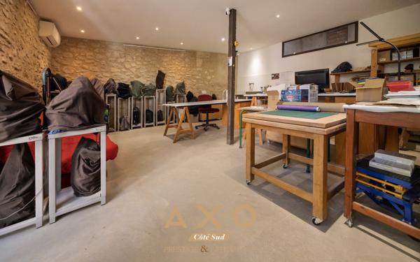 MALLEMORT - MAISON DE VILLE - 190 M2 - ATELIER - ATELIER D ARTISTE - GRENIER - ABRI VOITURE - TERRASSE - 510 000€