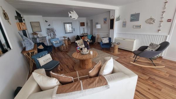 Charente Maritime (17), A Vendre Ile Oléron Hôtel Bureau de charme 22 chambres, emplac n°1 face à l'Océan