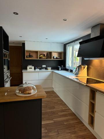 Maison meublé - balcon - terrasse - jardin