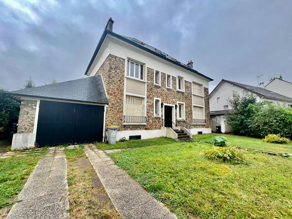 "Voisins-le-Bretonneux Village" Comme une maison de 3 pièces de 79 m² avec terrasse, jardin collectif, cave et garage ! Loyer 1 640 €/mois charges comprises **  - Référence  20151