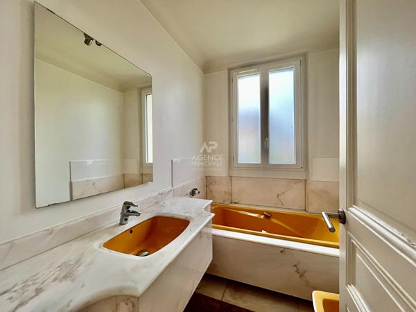 "Voisins-le-Bretonneux Village" Comme une maison de 3 pièces de 79 m² avec terrasse, jardin collectif, cave et garage ! Loyer 1 640 €/mois charges comprises **  - Référence  20151