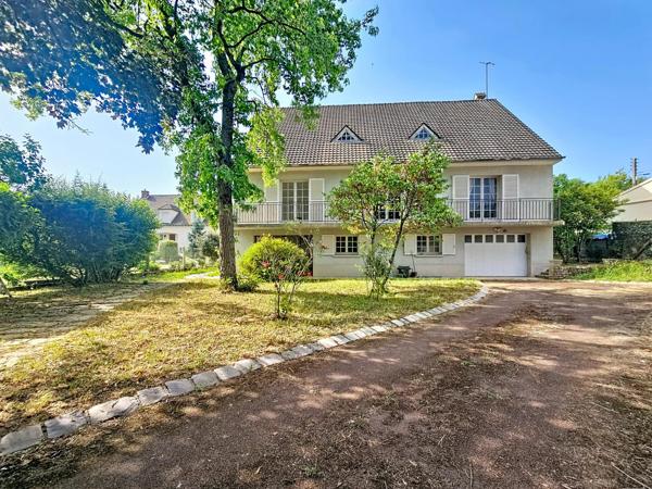 Maison 8 pièces sur sous sol total Provins proche ville haute