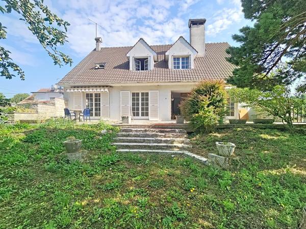 Maison 8 pièces sur sous sol total Provins proche ville haute