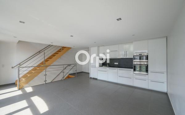 Immeuble à vendre    3 pièces •  Hazebrouck