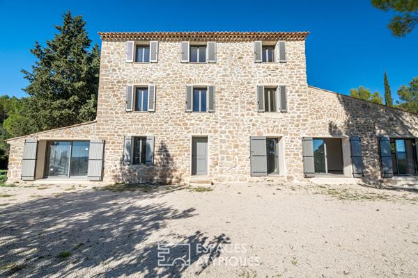 Mas provençal rénové, entre charme et modernité