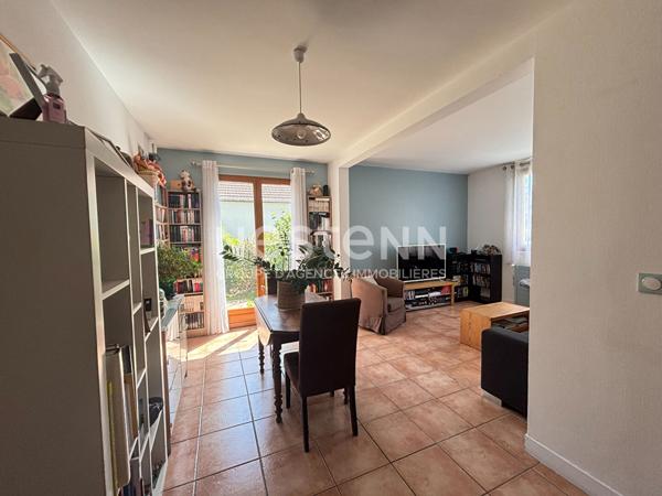 Nestenn Igny - Maison familiale 165m² - 5 chambres - jardin -  secteur de Gommonvilliers - proche commerces Place de la Ferme, des écoles Jules Ferry, Joliot Curie et collège Emile Zola - 3 mins à pied ligne V - Axes routiers A6/N118 - Plateau de Saclay /