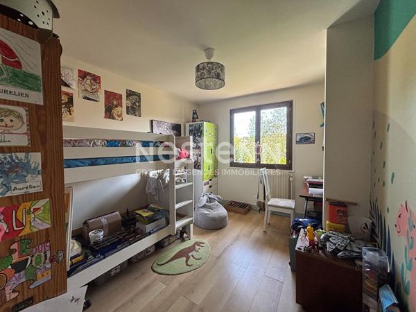 Nestenn Igny - Maison familiale 165m² - 5 chambres - jardin -  secteur de Gommonvilliers - proche commerces Place de la Ferme, des écoles Jules Ferry, Joliot Curie et collège Emile Zola - 3 mins à pied ligne V - Axes routiers A6/N118 - Plateau de Saclay /