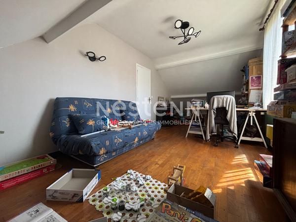 Nestenn Igny - Maison familiale 165m² - 5 chambres - jardin -  secteur de Gommonvilliers - proche commerces Place de la Ferme, des écoles Jules Ferry, Joliot Curie et collège Emile Zola - 3 mins à pied ligne V - Axes routiers A6/N118 - Plateau de Saclay /