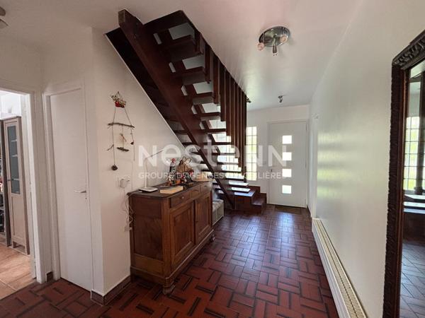 Nestenn Igny - Maison familiale 165m² - 5 chambres - jardin -  secteur de Gommonvilliers - proche commerces Place de la Ferme, des écoles Jules Ferry, Joliot Curie et collège Emile Zola - 3 mins à pied ligne V - Axes routiers A6/N118 - Plateau de Saclay /