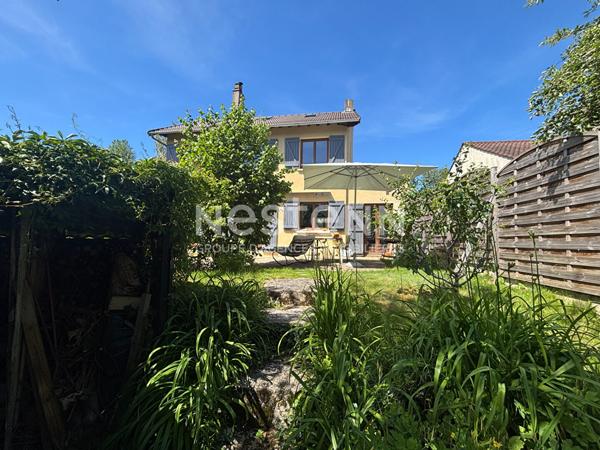 Nestenn Igny - Maison familiale 165m² - 5 chambres - jardin -  secteur de Gommonvilliers - proche commerces Place de la Ferme, des écoles Jules Ferry, Joliot Curie et collège Emile Zola - 3 mins à pied ligne V - Axes routiers A6/N118 - Plateau de Saclay /