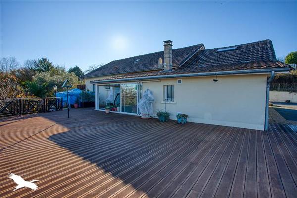 Maison à vendre 369 360 € Saint-Astier 6 p 215 m² DPE C